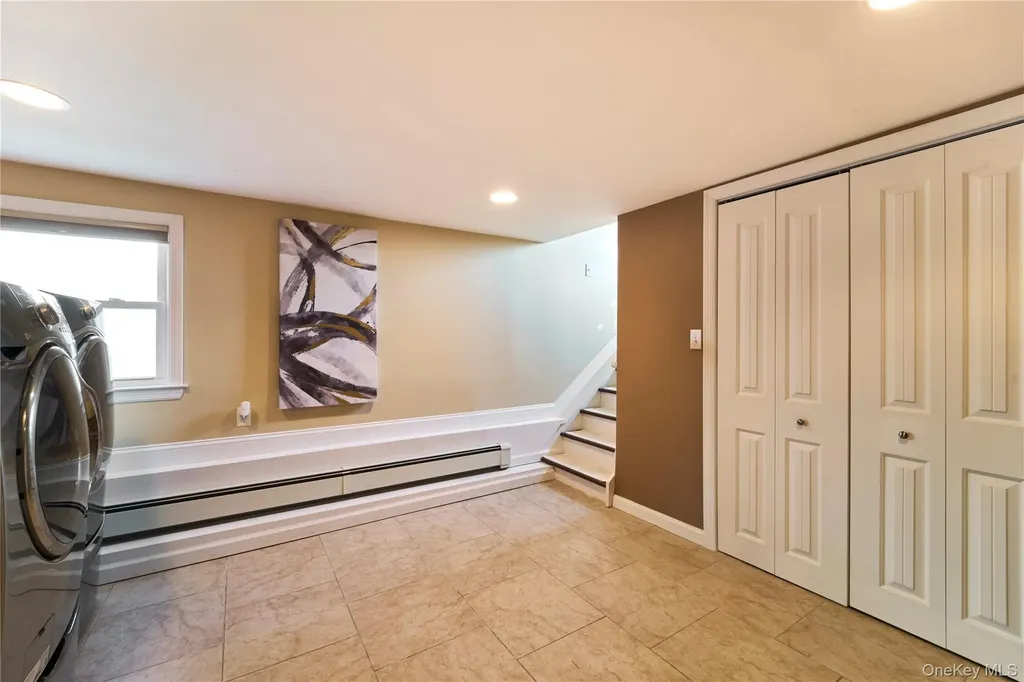 17 Sheridan Road Babylon NY 11702