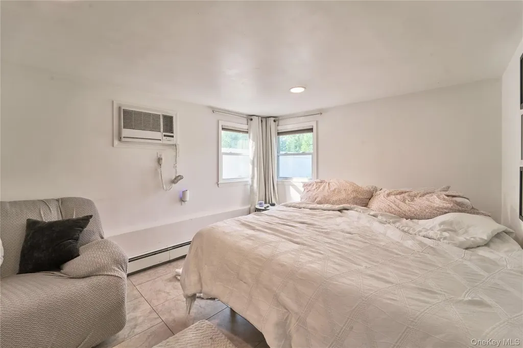 17 Sheridan Road Babylon NY 11702