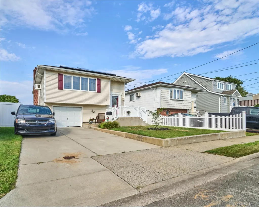 17 Sheridan Road Babylon NY 11702