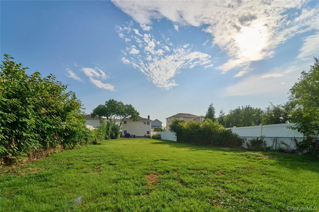 17 Sheridan Road Babylon NY 11702