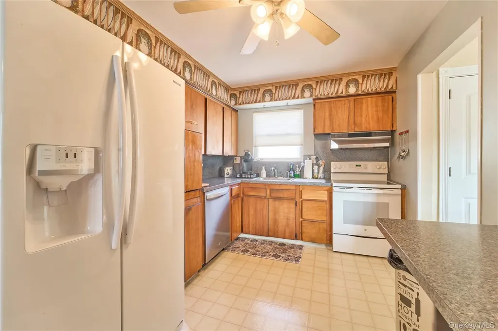17 Sheridan Road Babylon NY 11702