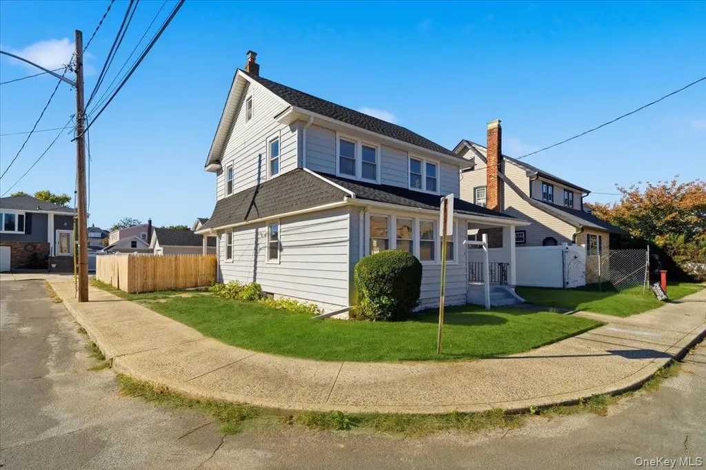 4 Hilton Street Lynbrook NY 11563