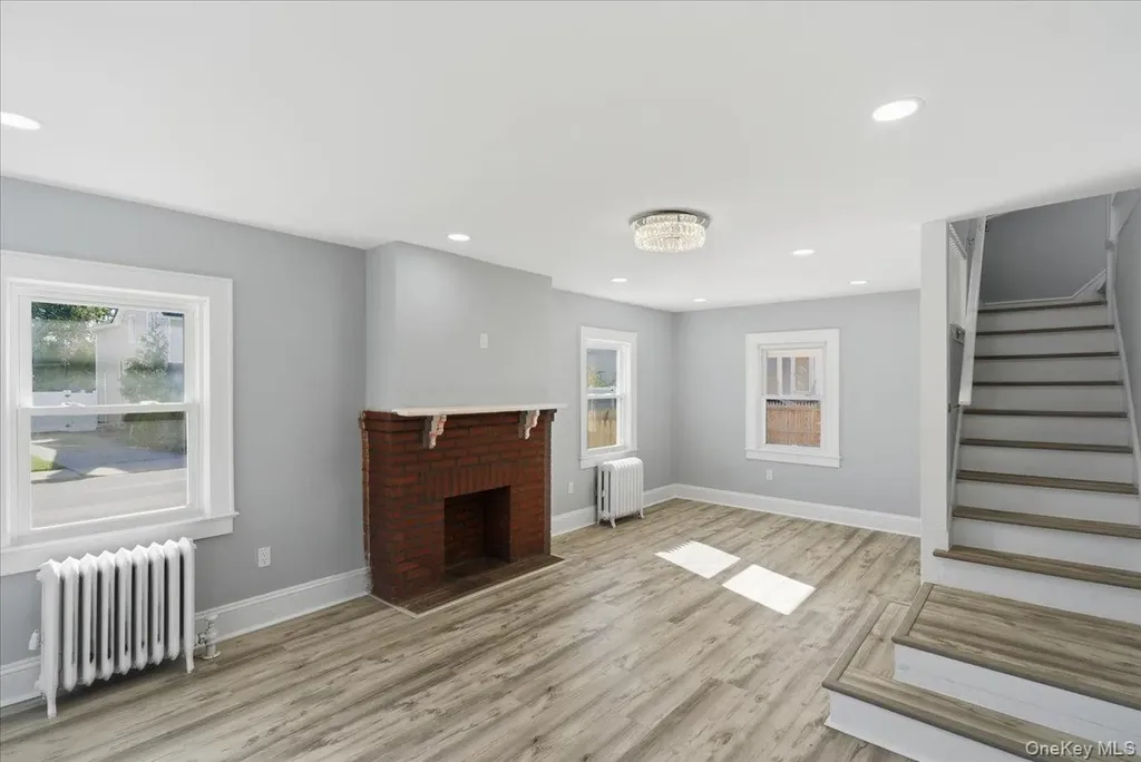 4 Hilton Street Lynbrook NY 11563