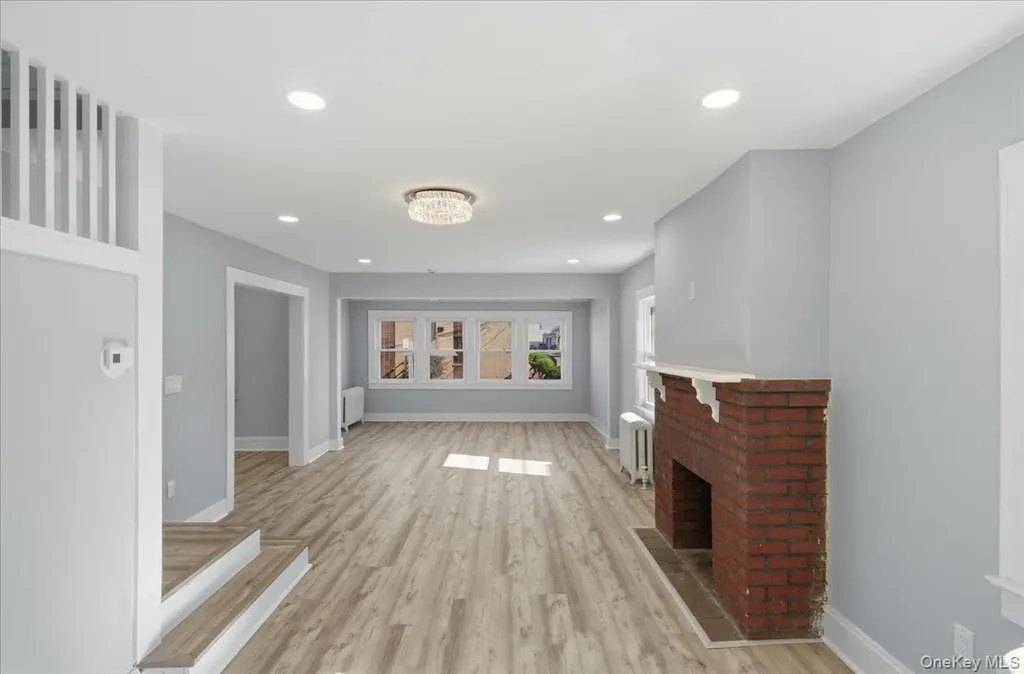 4 Hilton Street Lynbrook NY 11563