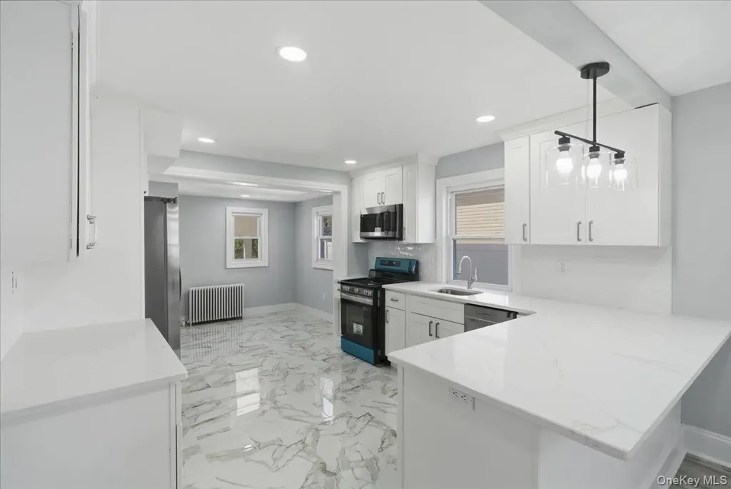 4 Hilton Street Lynbrook NY 11563