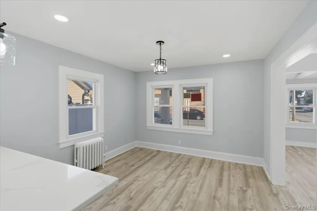 4 Hilton Street Lynbrook NY 11563