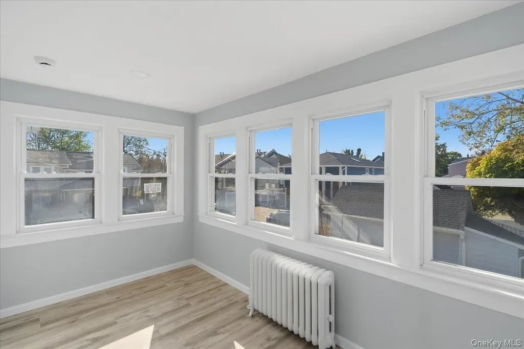 4 Hilton Street Lynbrook NY 11563
