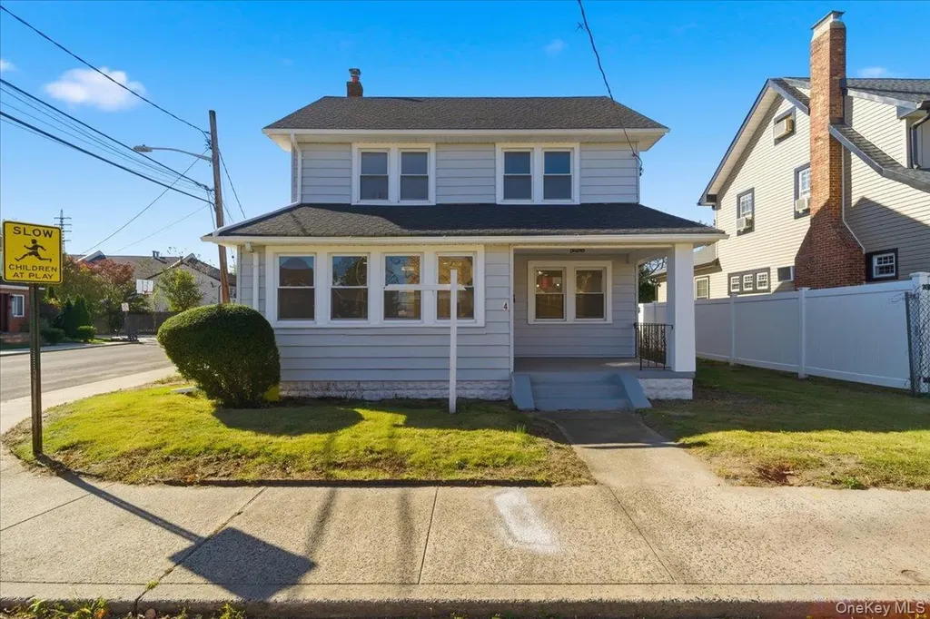 4 Hilton Street Lynbrook NY 11563