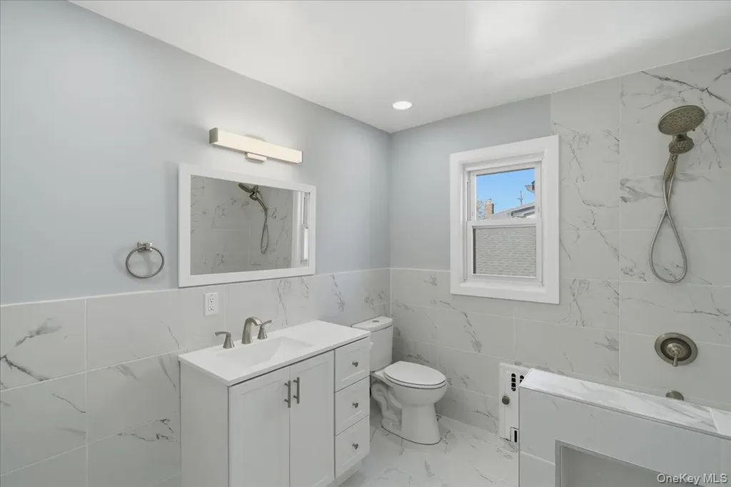 4 Hilton Street Lynbrook NY 11563