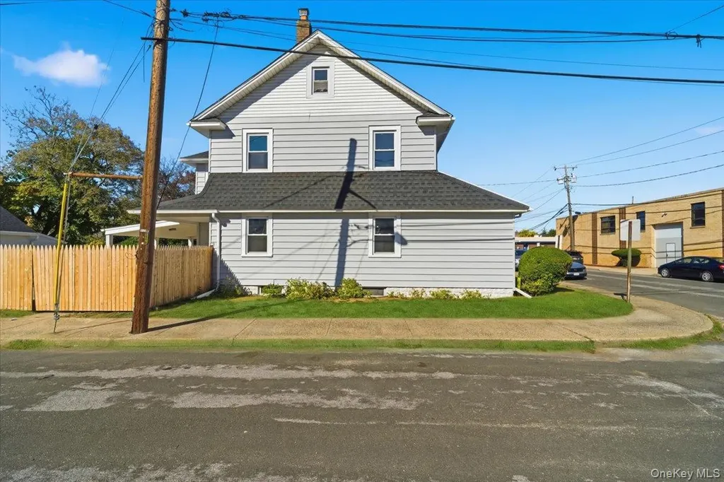 4 Hilton Street Lynbrook NY 11563