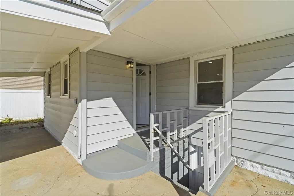 4 Hilton Street Lynbrook NY 11563