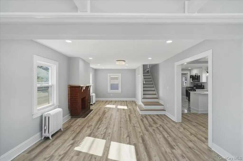 4 Hilton Street Lynbrook NY 11563