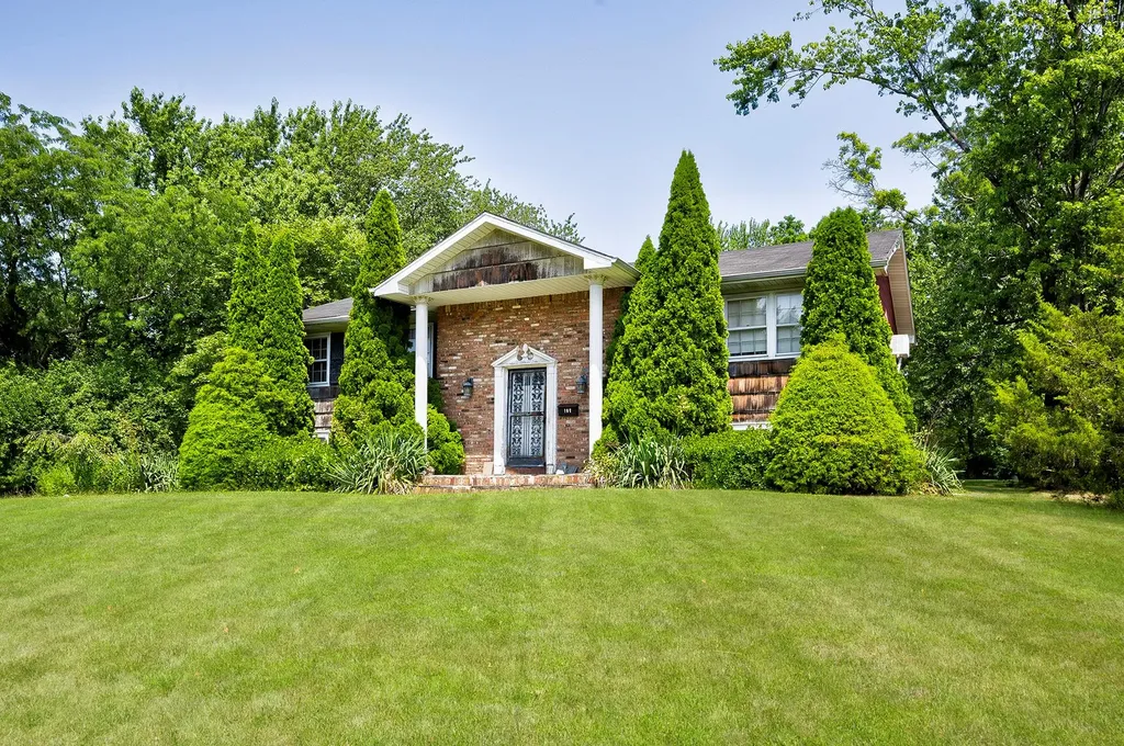 107 Caramel Road Commack NY 11725
