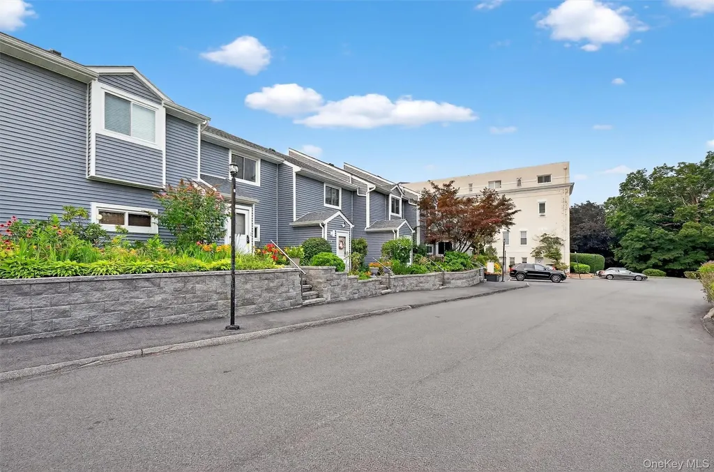 27 Waterview Estate Peekskill NY 10566