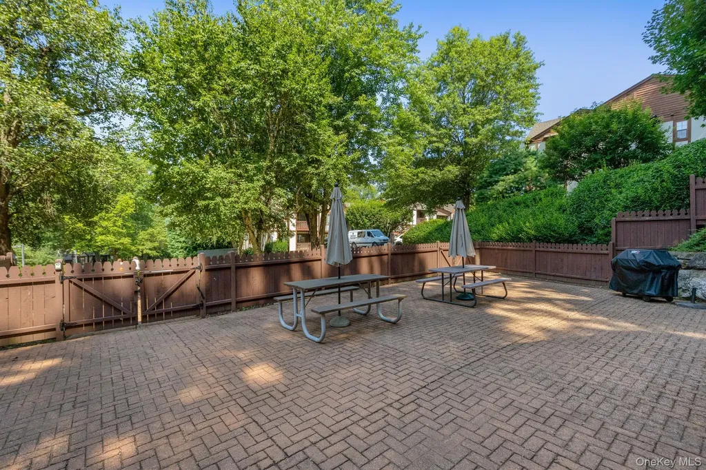 9 Foxwood Circle Mount Kisco NY 10549