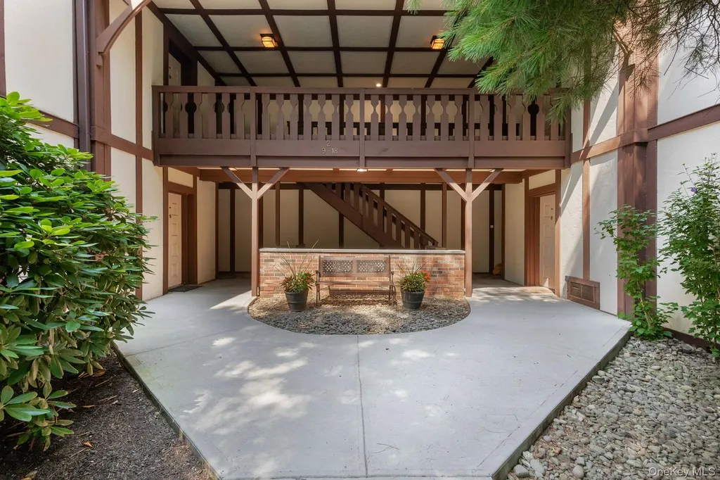 9 Foxwood Circle Mount Kisco NY 10549