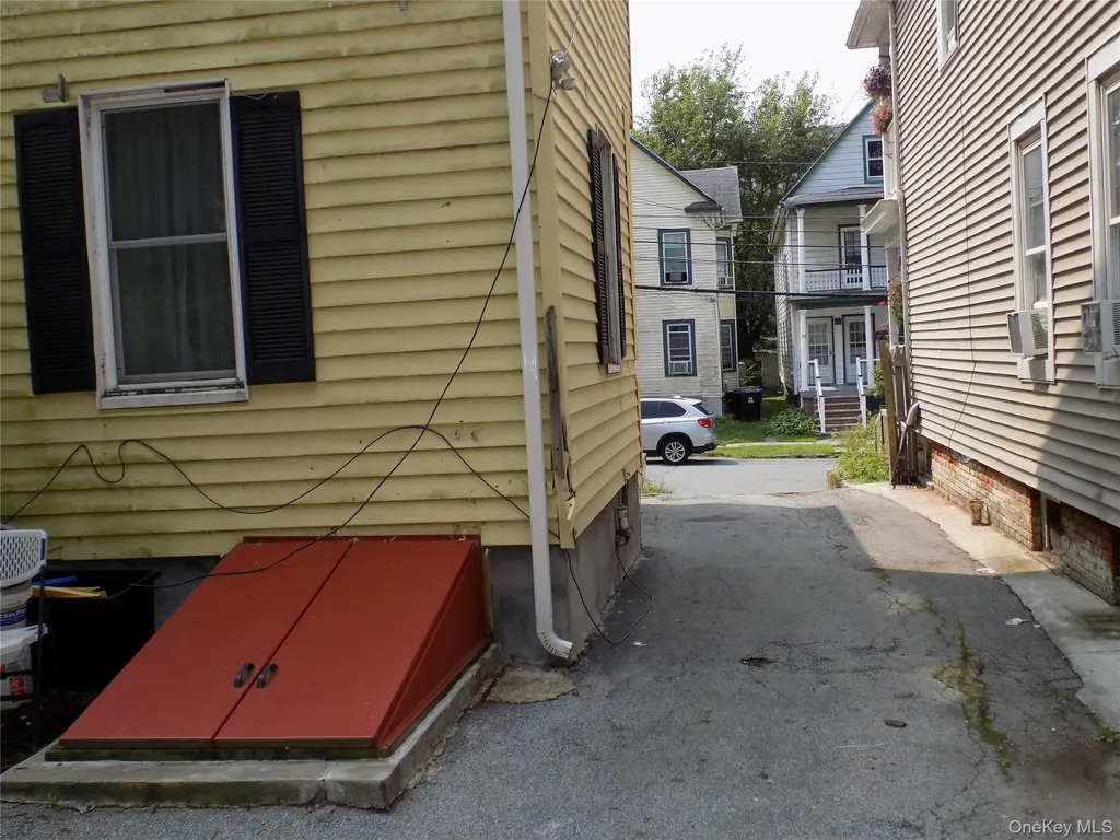 15 Thompson Street Poughkeepsie NY 12601