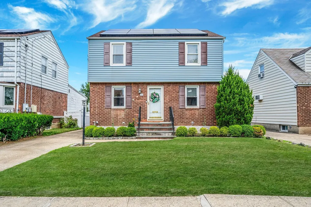 314 White Road Mineola NY 11501