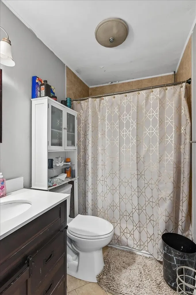 18 Sugarbush Lane Coram NY 11727