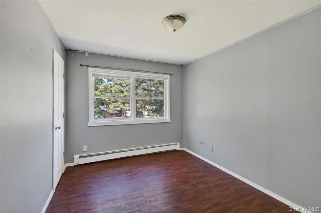 18 Sugarbush Lane Coram NY 11727