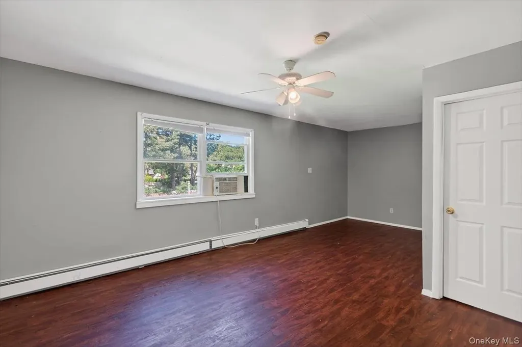 18 Sugarbush Lane Coram NY 11727