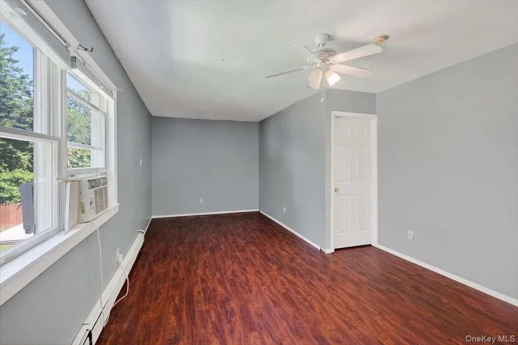 18 Sugarbush Lane Coram NY 11727