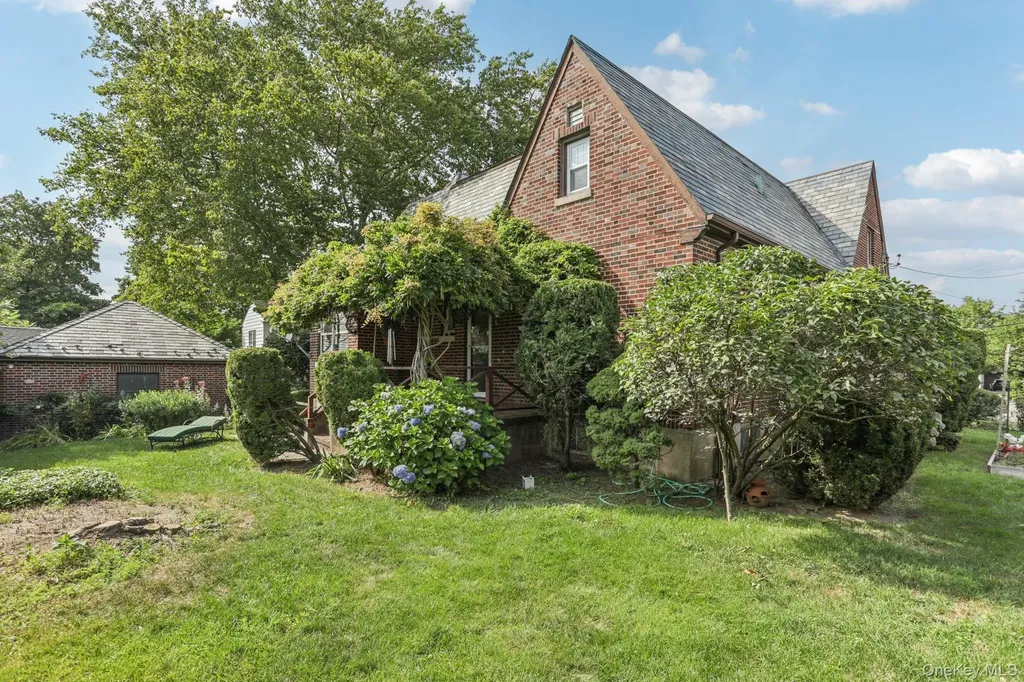 11 Corley Street Yonkers NY 10701