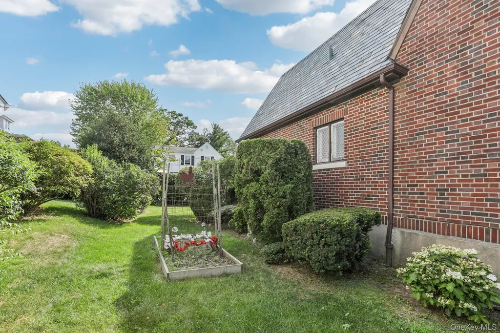 11 Corley Street Yonkers NY 10701