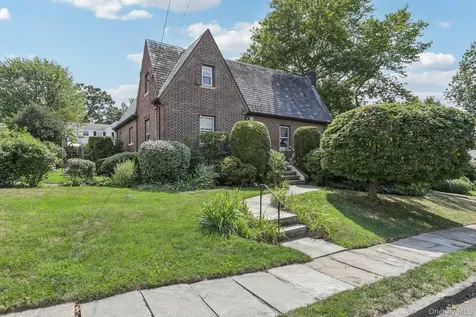 11 Corley Street Yonkers NY 10701