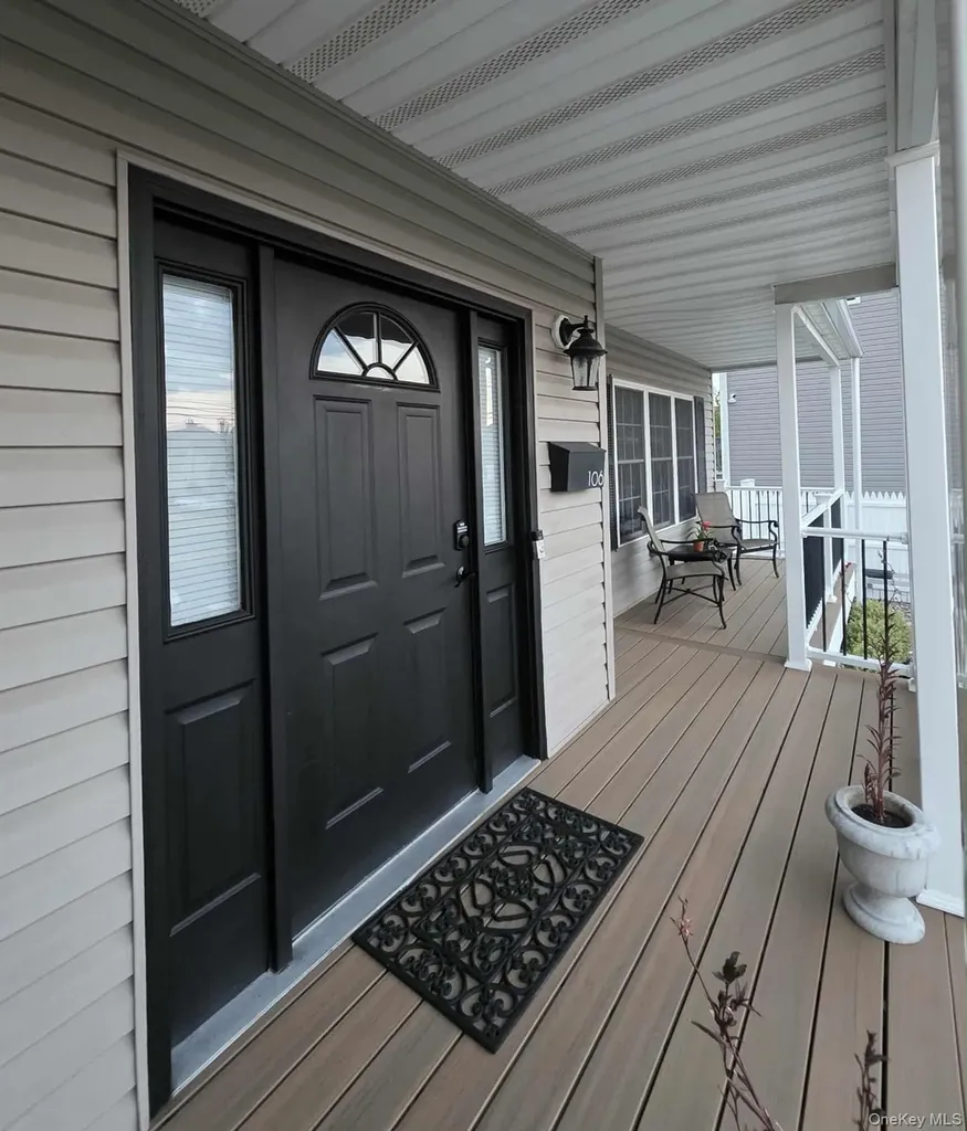 106 Surf Road Lindenhurst NY 11757