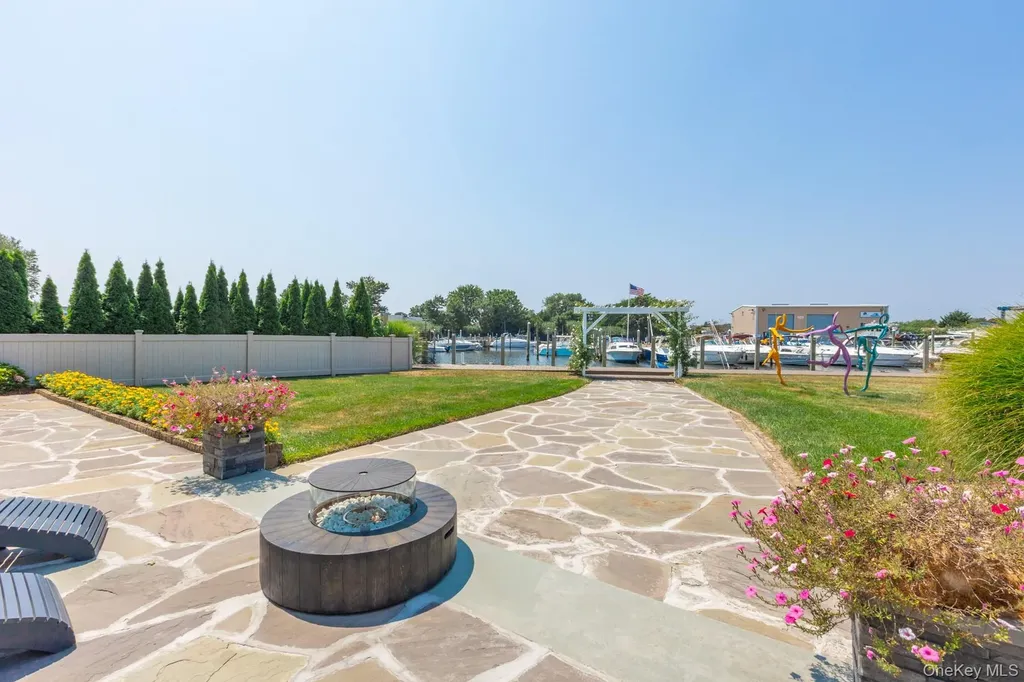106 Surf Road Lindenhurst NY 11757