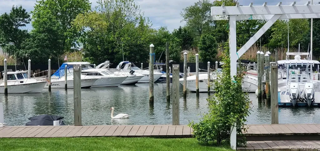 106 Surf Road Lindenhurst NY 11757