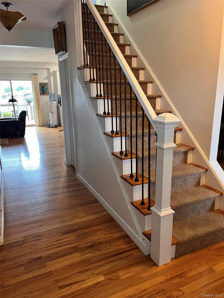 106 Surf Road Lindenhurst NY 11757