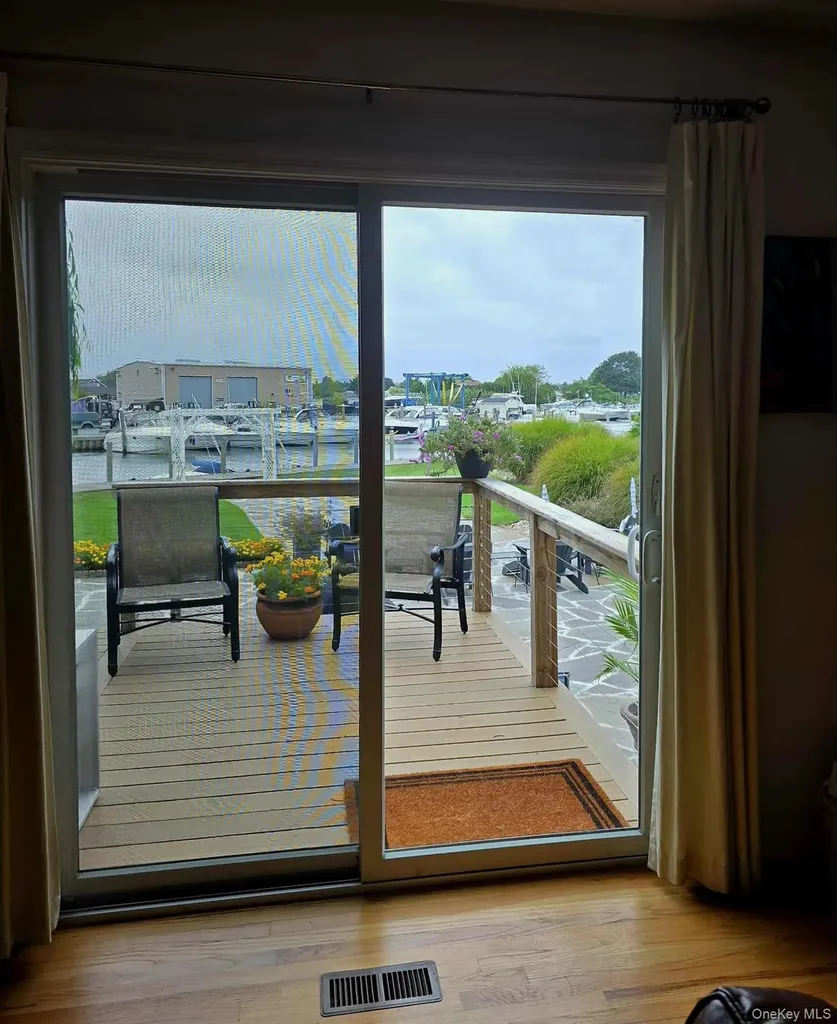106 Surf Road Lindenhurst NY 11757