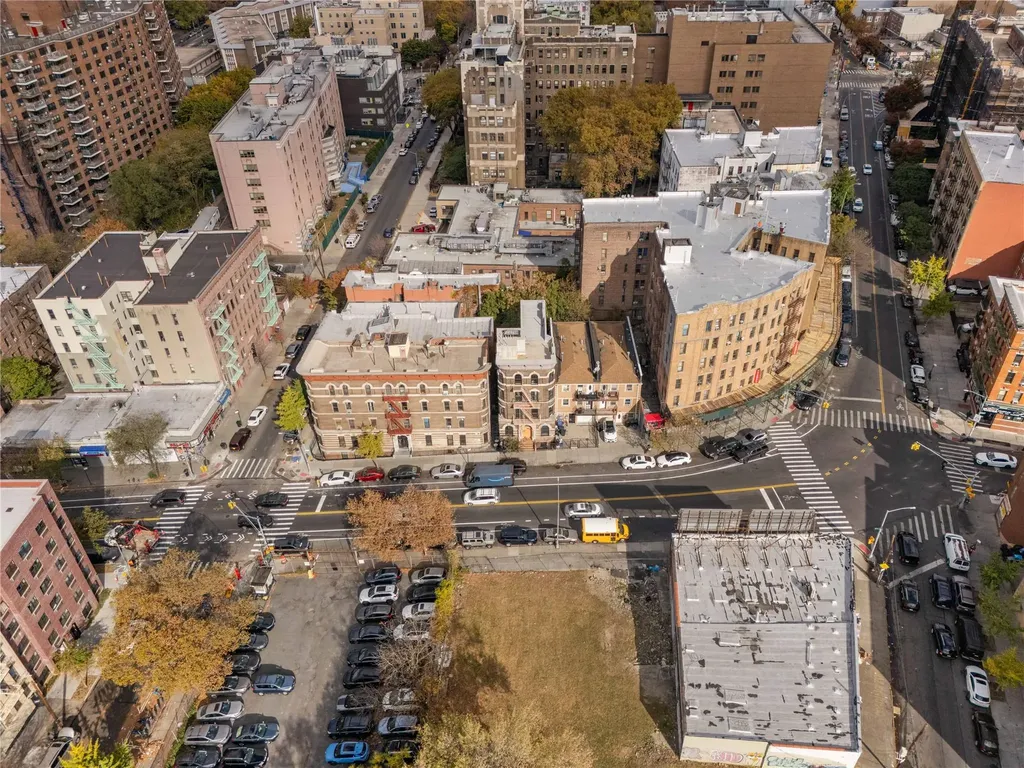 579 E 168th Street Bronx NY 10456