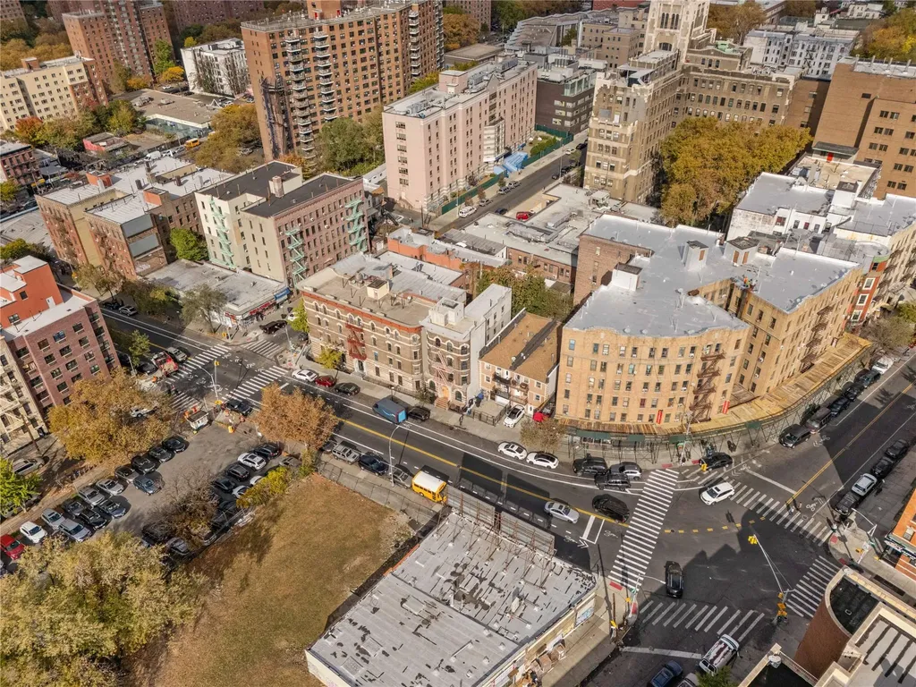 579 E 168th Street Bronx NY 10456