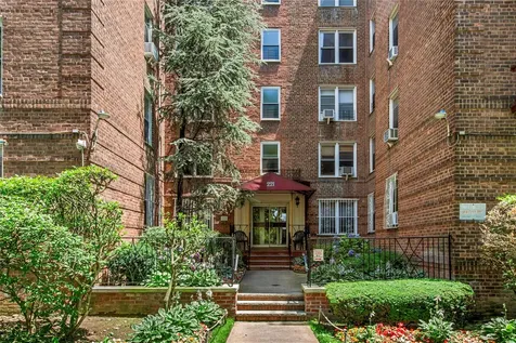 221 Mcdonald Avenue Brooklyn NY 11218