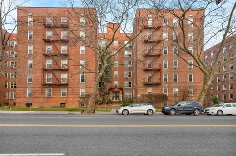 221 Mcdonald Avenue Brooklyn NY 11218