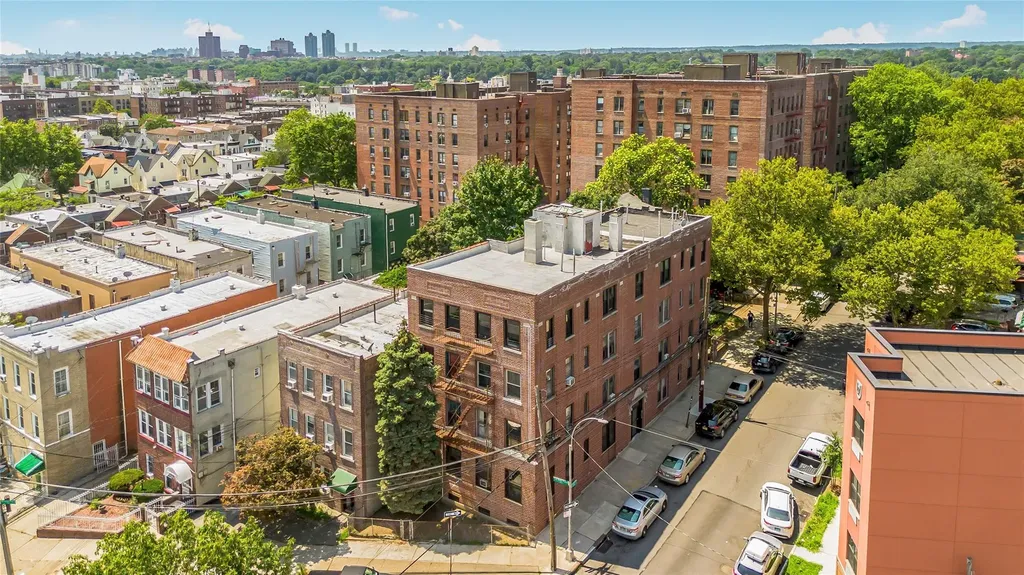 760 E 232nd Street Bronx NY 10466