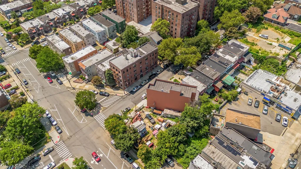 760 E 232nd Street Bronx NY 10466