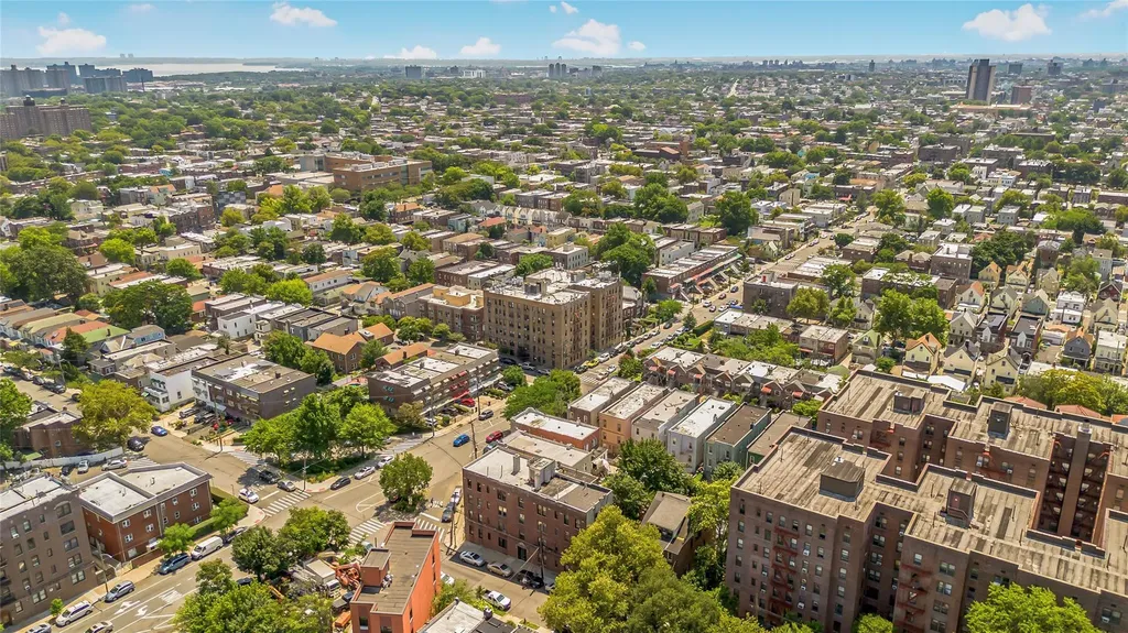 760 E 232nd Street Bronx NY 10466