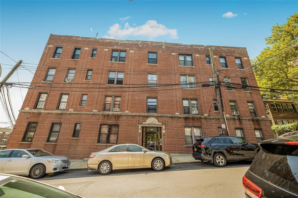 760 E 232nd Street Bronx NY 10466