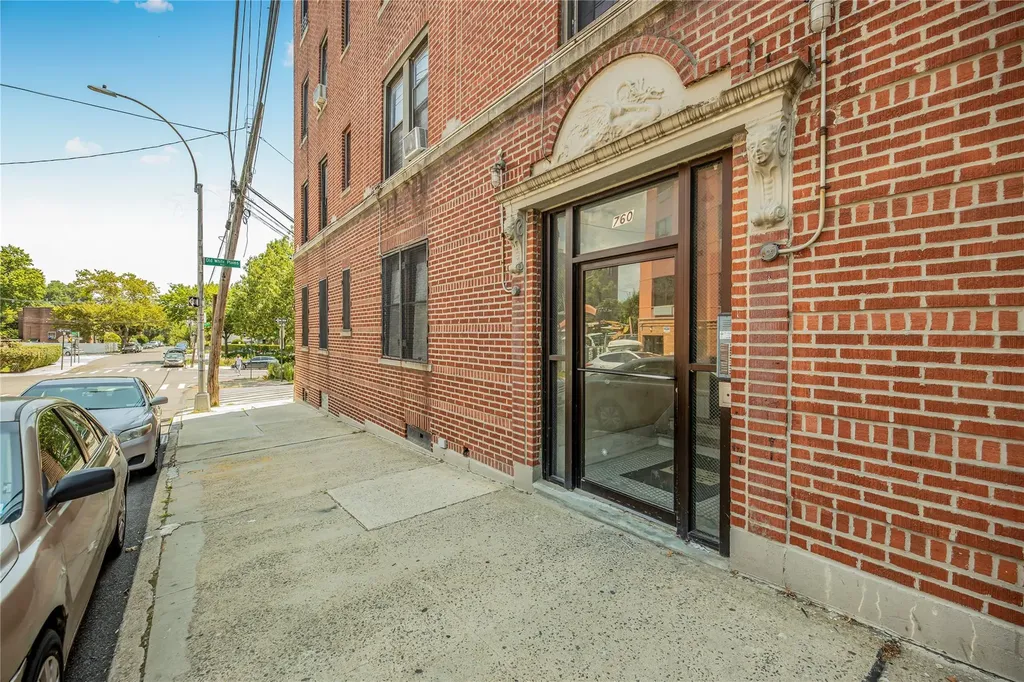 760 E 232nd Street Bronx NY 10466