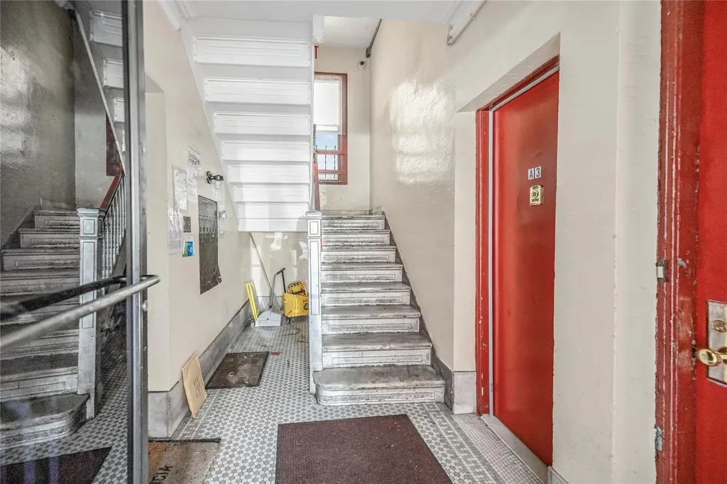 760 E 232nd Street Bronx NY 10466