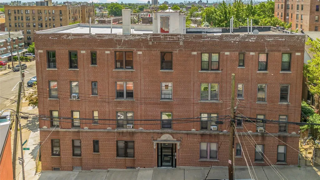760 E 232nd Street Bronx NY 10466