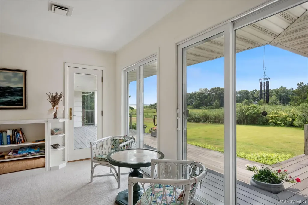33 Beach Road Laurel NY 11948
