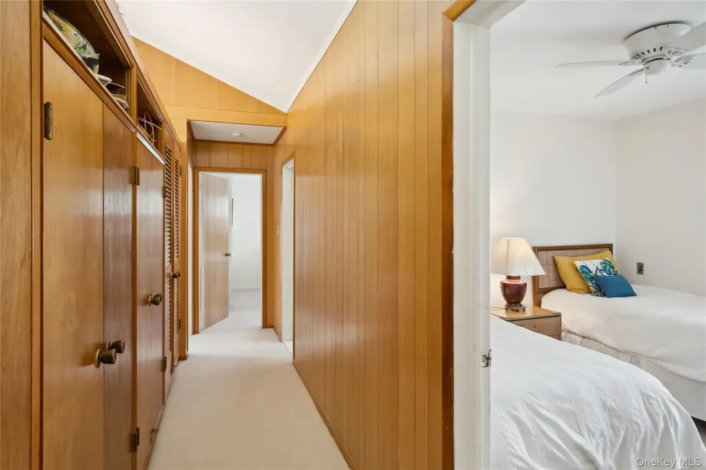 33 Beach Road Laurel NY 11948