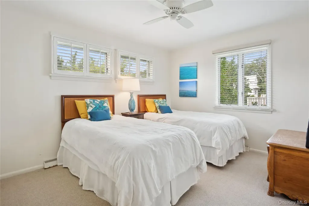 33 Beach Road Laurel NY 11948