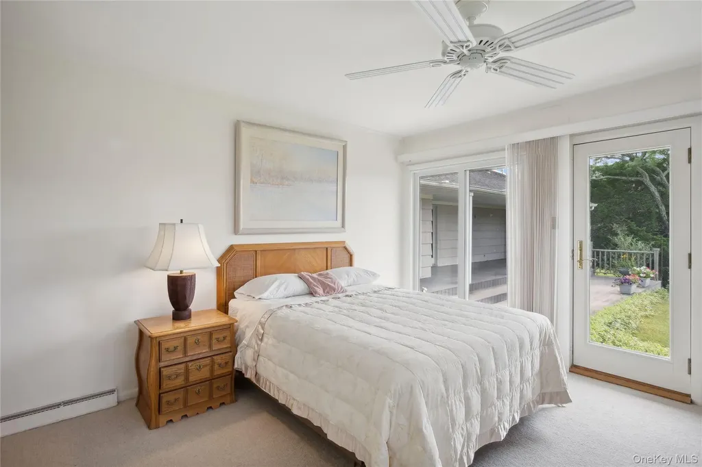 33 Beach Road Laurel NY 11948