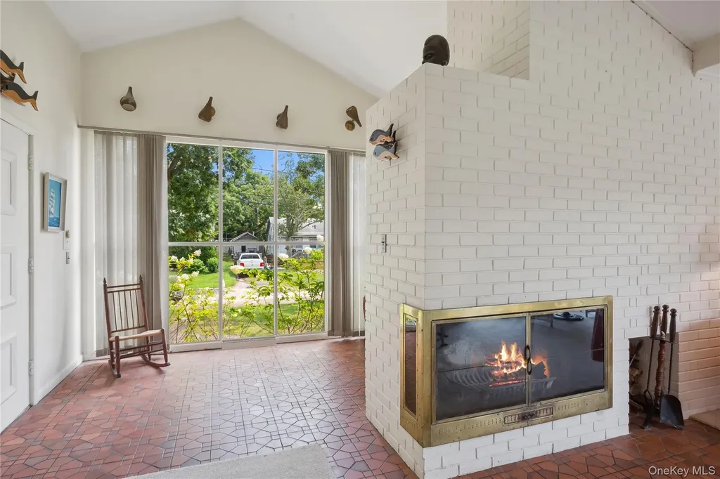 33 Beach Road Laurel NY 11948